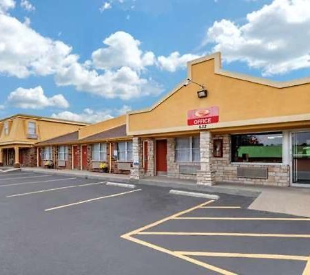 Econo Lodge แอร์ลังเกอร์ ภายนอก รูปภาพ