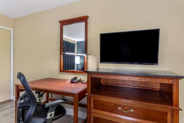 Econo Lodge แอร์ลังเกอร์ ภายนอก รูปภาพ